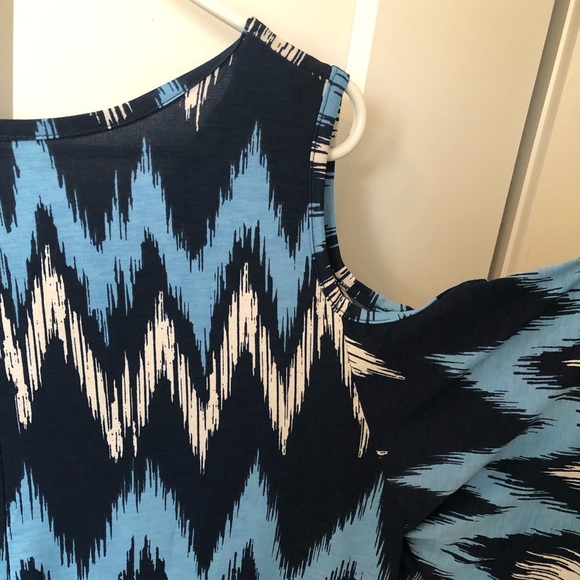 Multi-blue Cut-out Sleeve Tunic - Picture 4 of 4